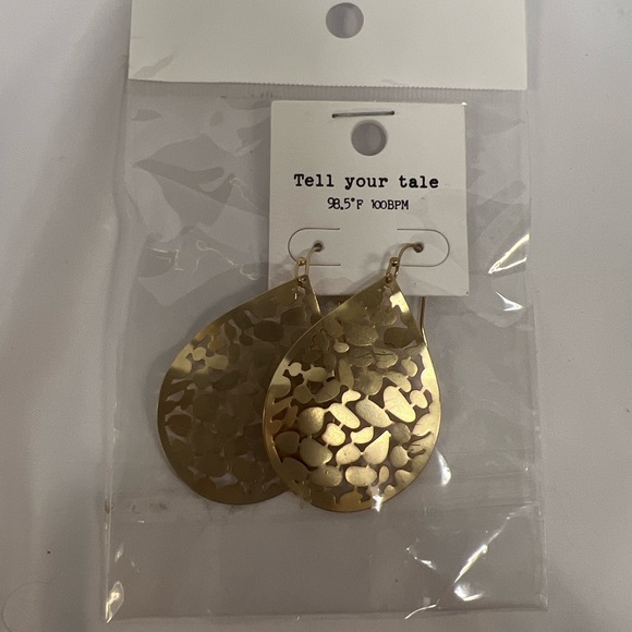 Tell Your Tale Gold Teardrop Earrings - Picture 6 of 6